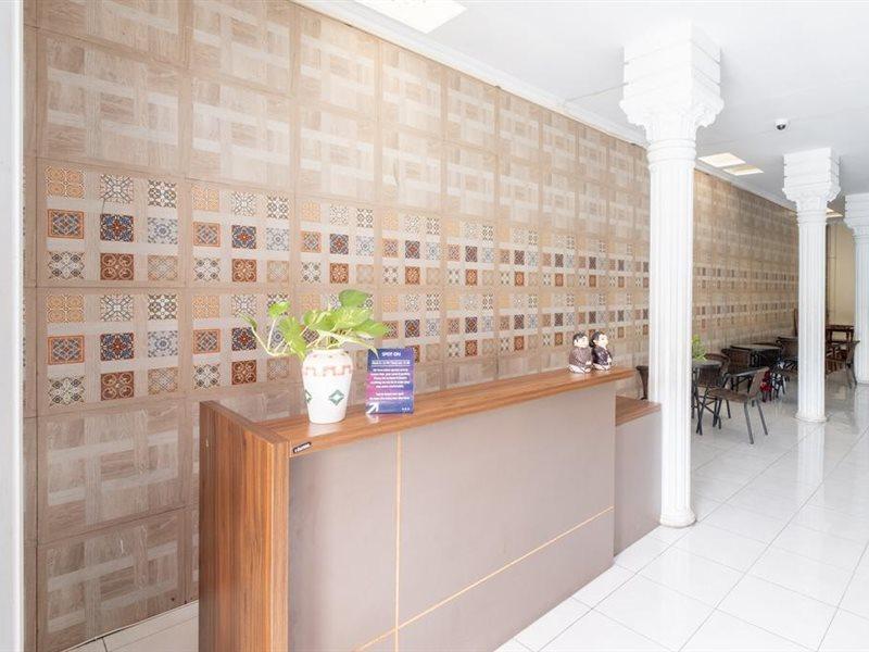 Spot On 2419 Rumah Nugraha Hotel Syariah Yogyakarta Exterior foto