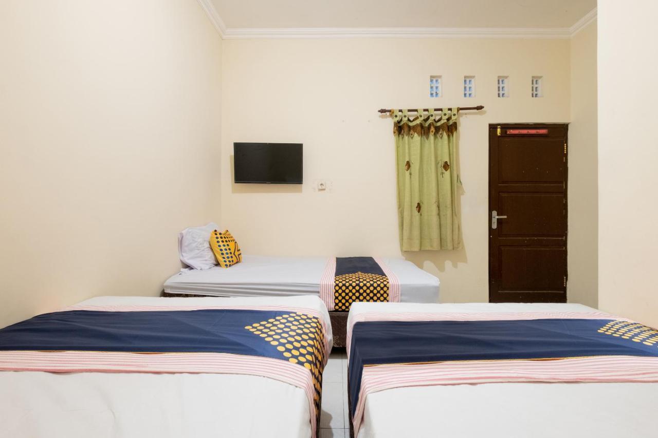 Spot On 2419 Rumah Nugraha Hotel Syariah Yogyakarta Exterior foto